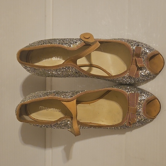 Miu Miu Silver Tan Glitter Mary Jane Open Toe Pumps Size 40 - Picture 2 of 12